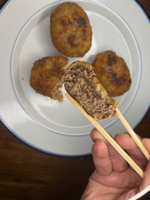 お肉屋さんからの依頼で誕生した！“フレンチシェフの黒毛和牛メンチカツ”